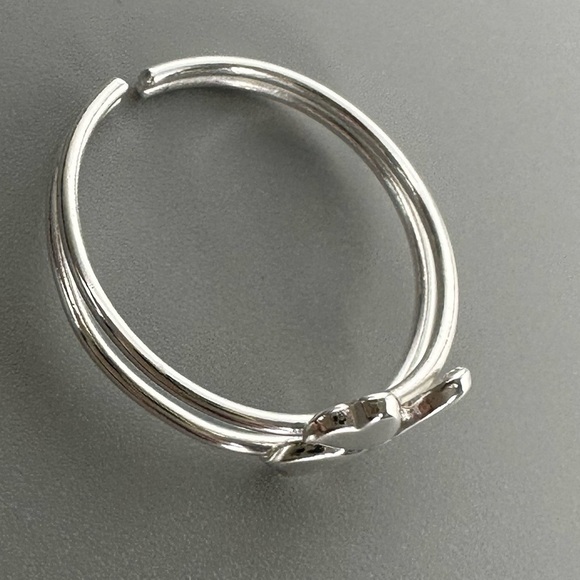 Sterling Silver Adjustable Clover Toe Ring - Picture 6 of 9